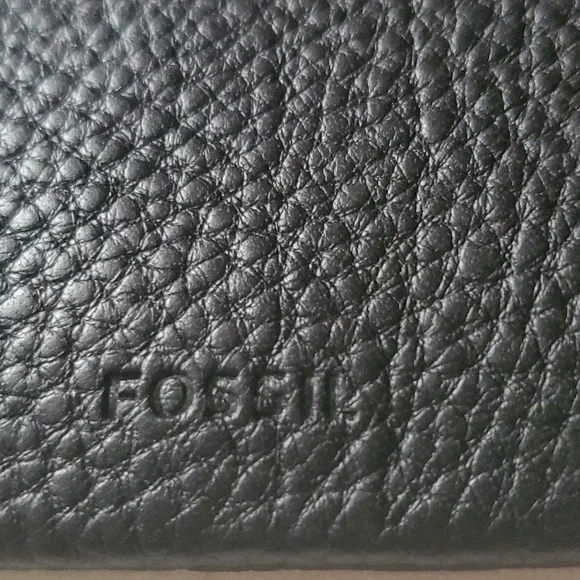 Fossil Zip Wristlet - Picture 2 of 7